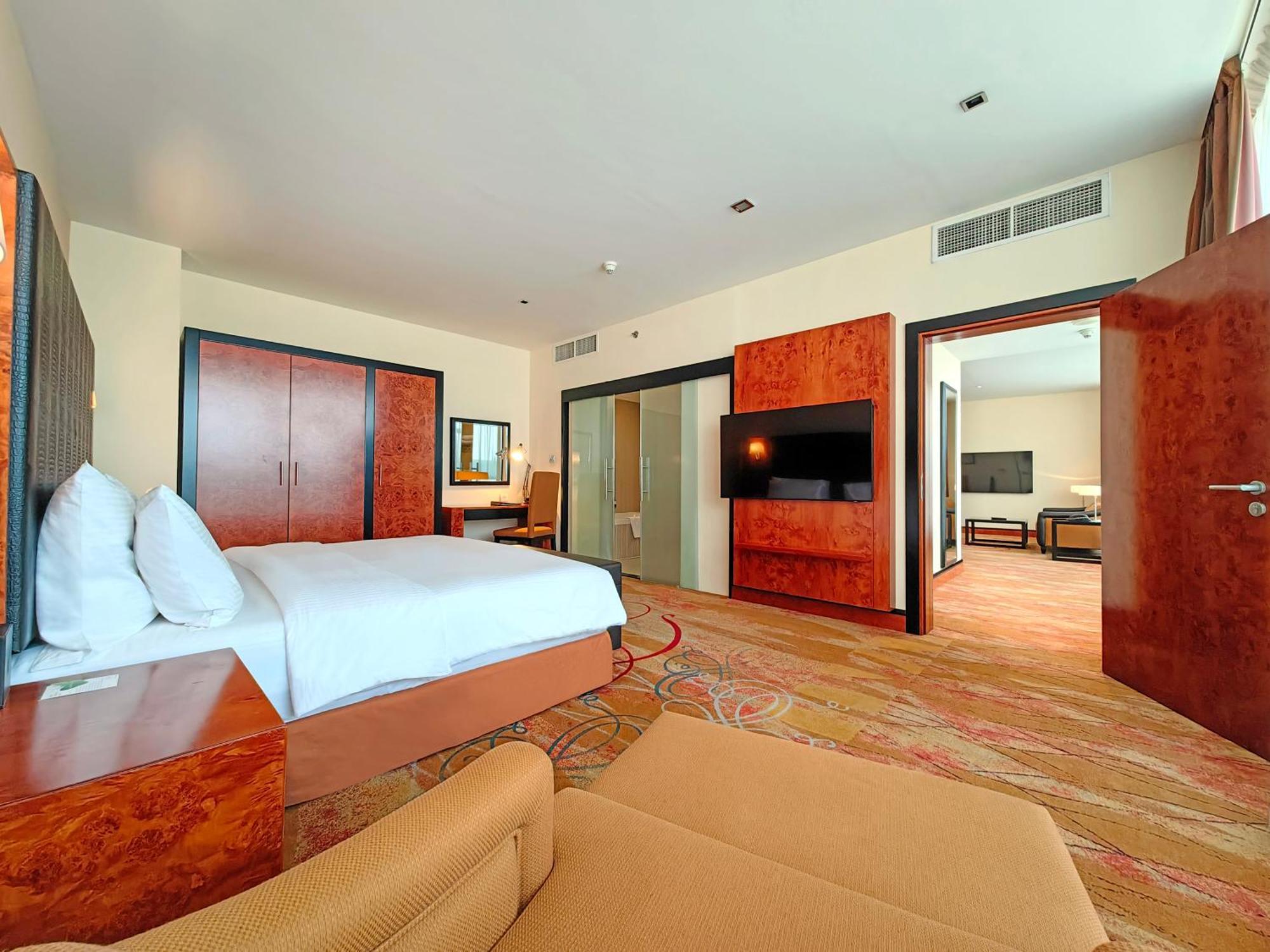 Hotel Millennium Airport